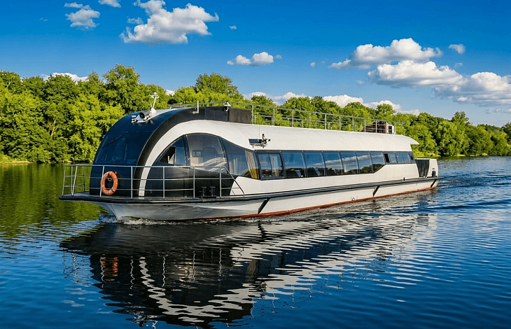 Теплоход Богема аренда в Москве – цены на официальном сайте